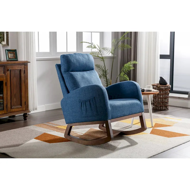 Mecedora tapizada azul 27 con patas de madera y práctico bolsillo lateral