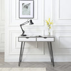 Escritorio gris de oficina en casa Mid-Century Modern con 2 cajones
