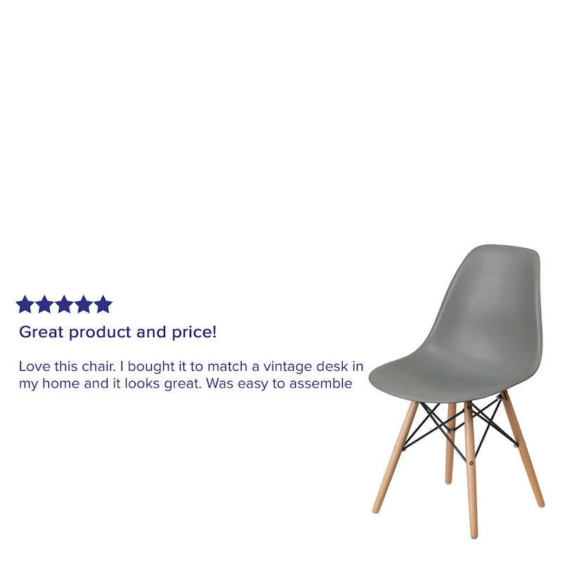 Silla de plástico con patas de madera