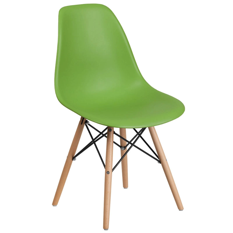 Silla de plástico con patas de madera