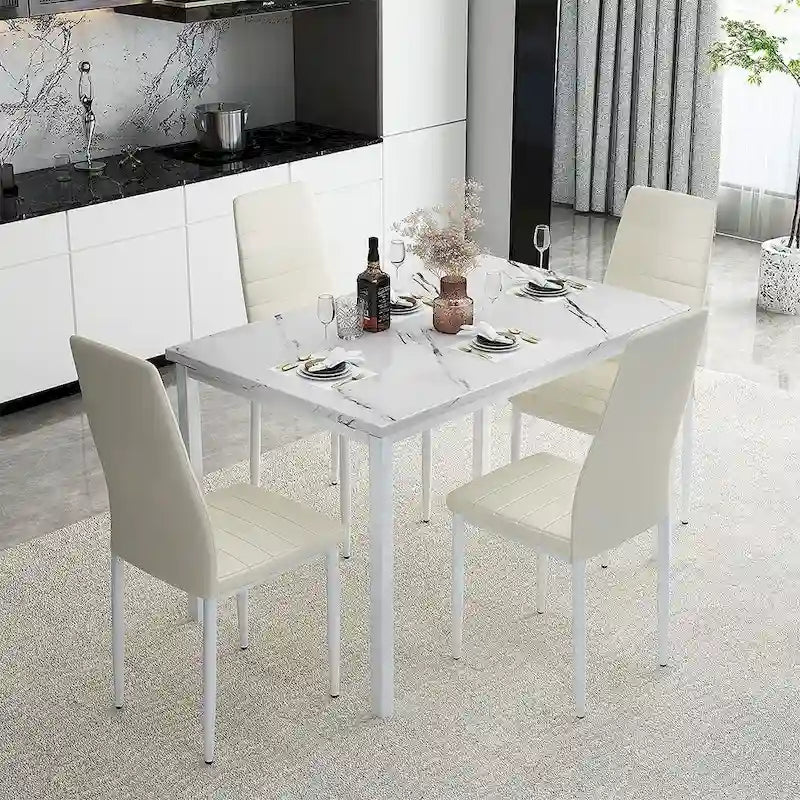 Juego de comedor de estilo moderno de 5 piezas con mesa con cubierta de imitación mármol y 4 sillas tapizadas en imitación cuero