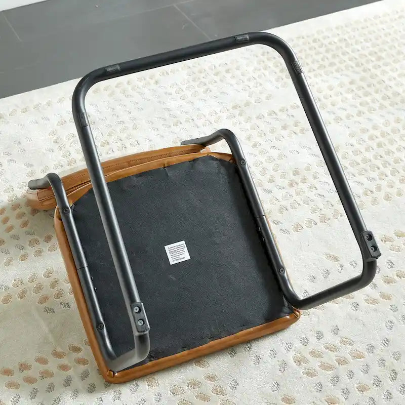 Silla de comedor moderna y sencilla de cuero con tubo metálico