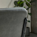 Silla de comedor moderna y sencilla de cuero con tubo metálico