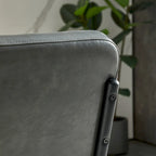 Silla de comedor moderna y sencilla de cuero con tubo metálico